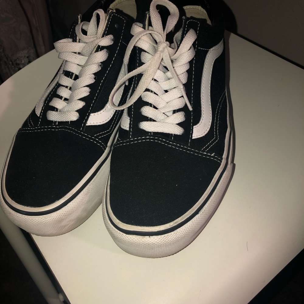 Vans (Women’s 8.5 - Men’s 7)